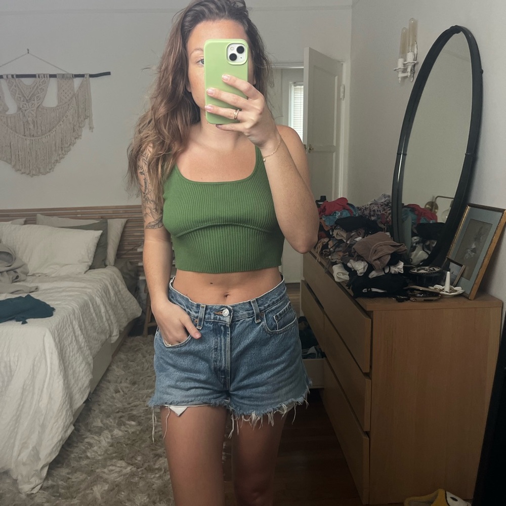 Ribbed green tank top